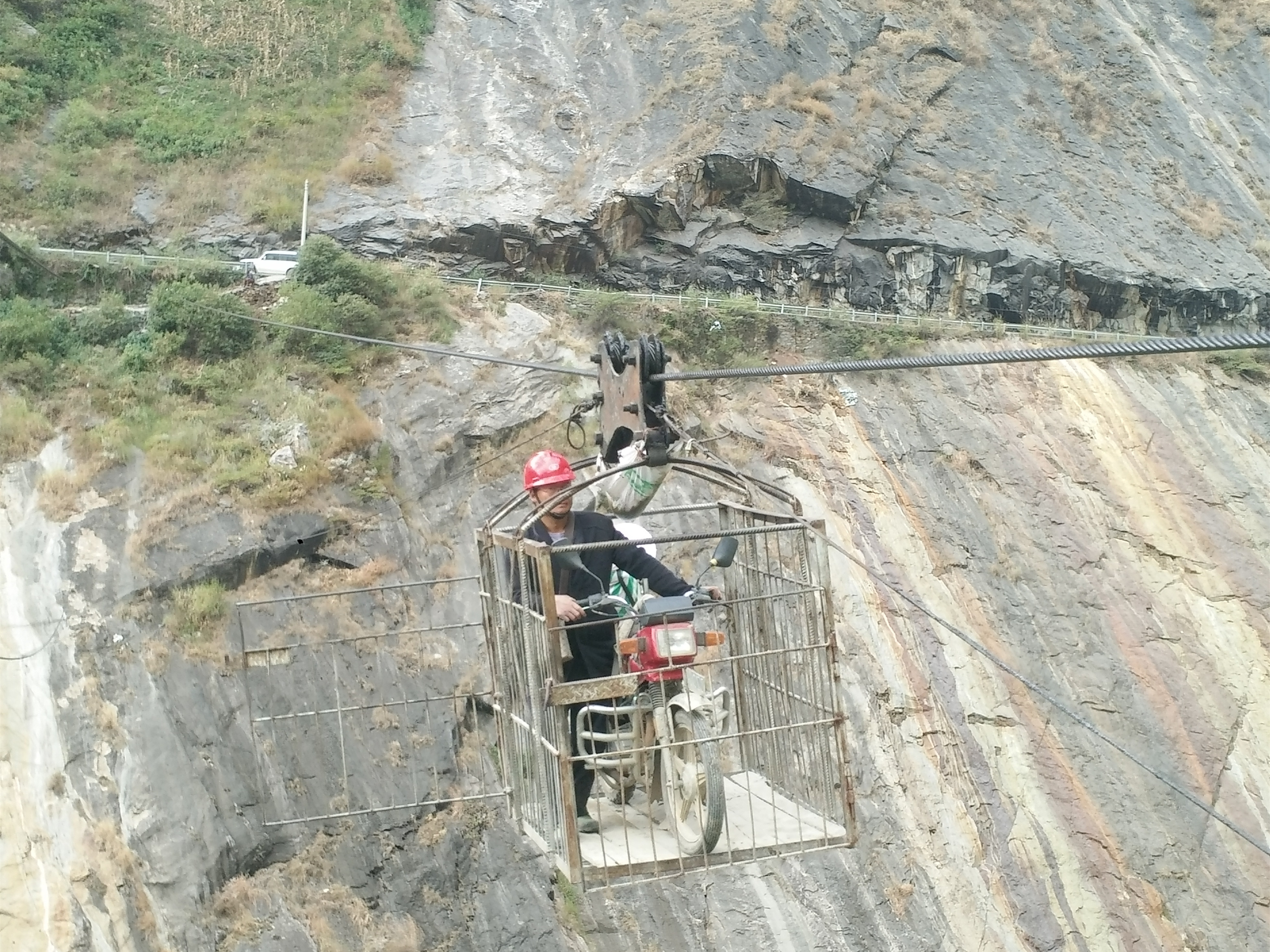 科華數據客服工程師日記：翻山越嶺是為(wèi)了(le)守護光明