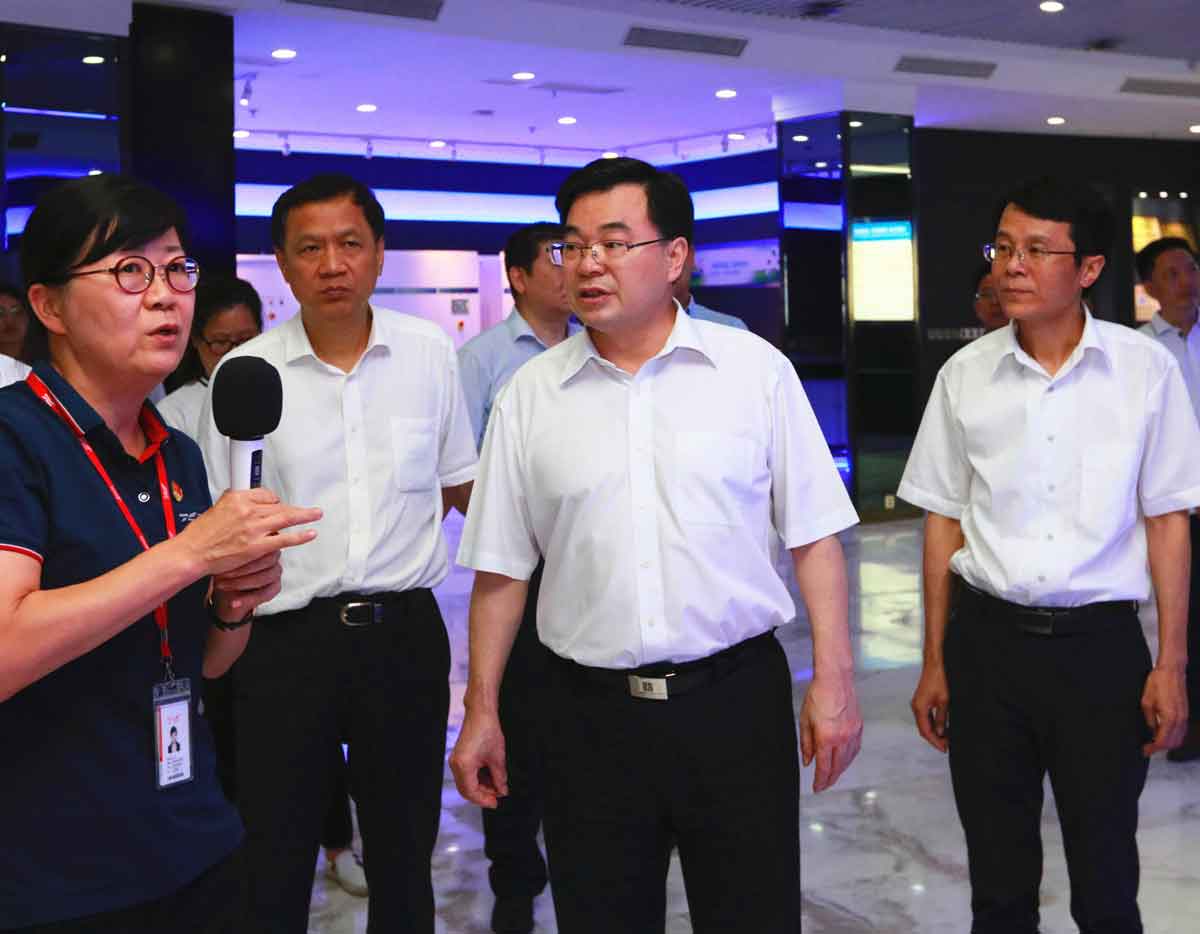 福建省委常委、廈門市(shì)委書記胡昌升一(yī)行莅臨科華數據考察調研